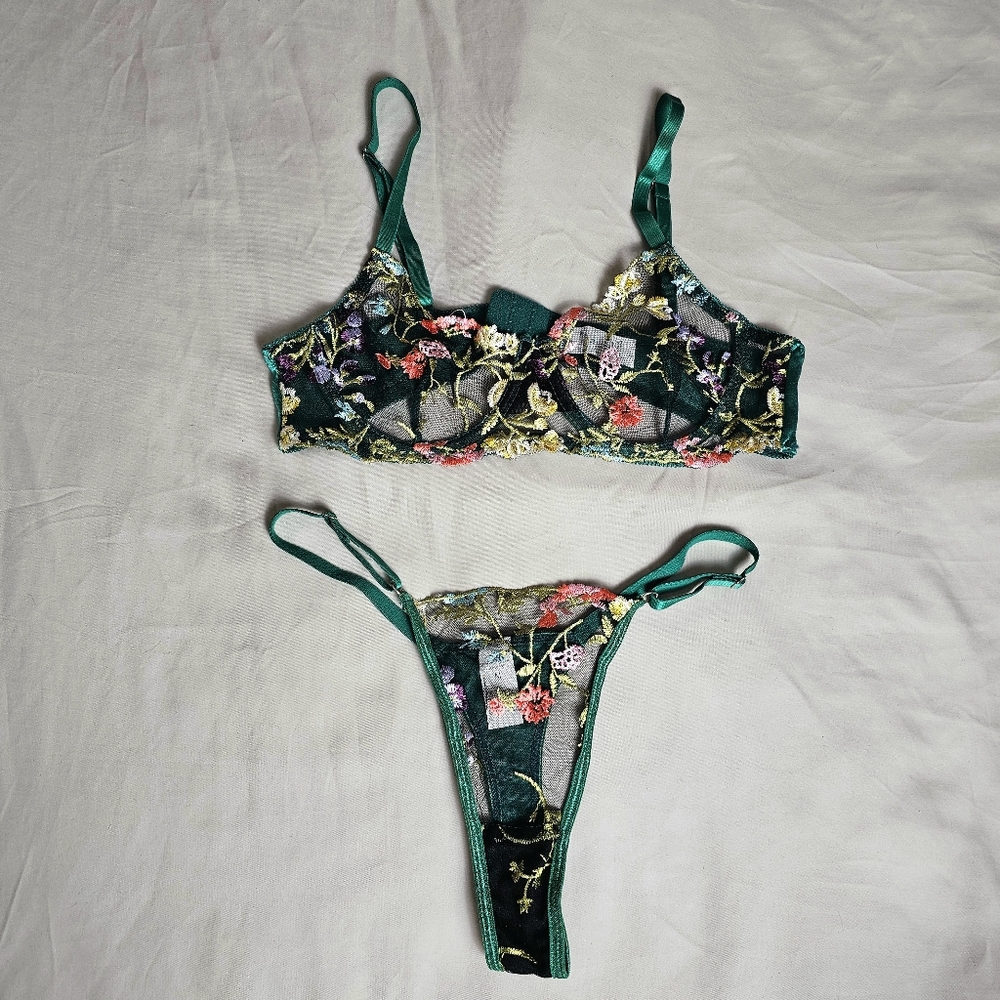 New Primavera Garden Embroidered Bra Panty Set